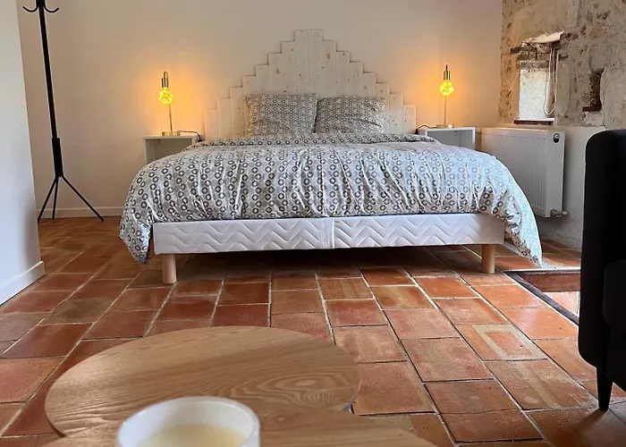 A 20 Min Des Cures Thermales De La Roche Posay - Casino * Archigny